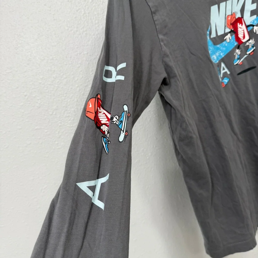 Nike Air Kids XL Gray Long Sleeve‎ Skateboard Shoebox Graphic T-Shirt Cotton